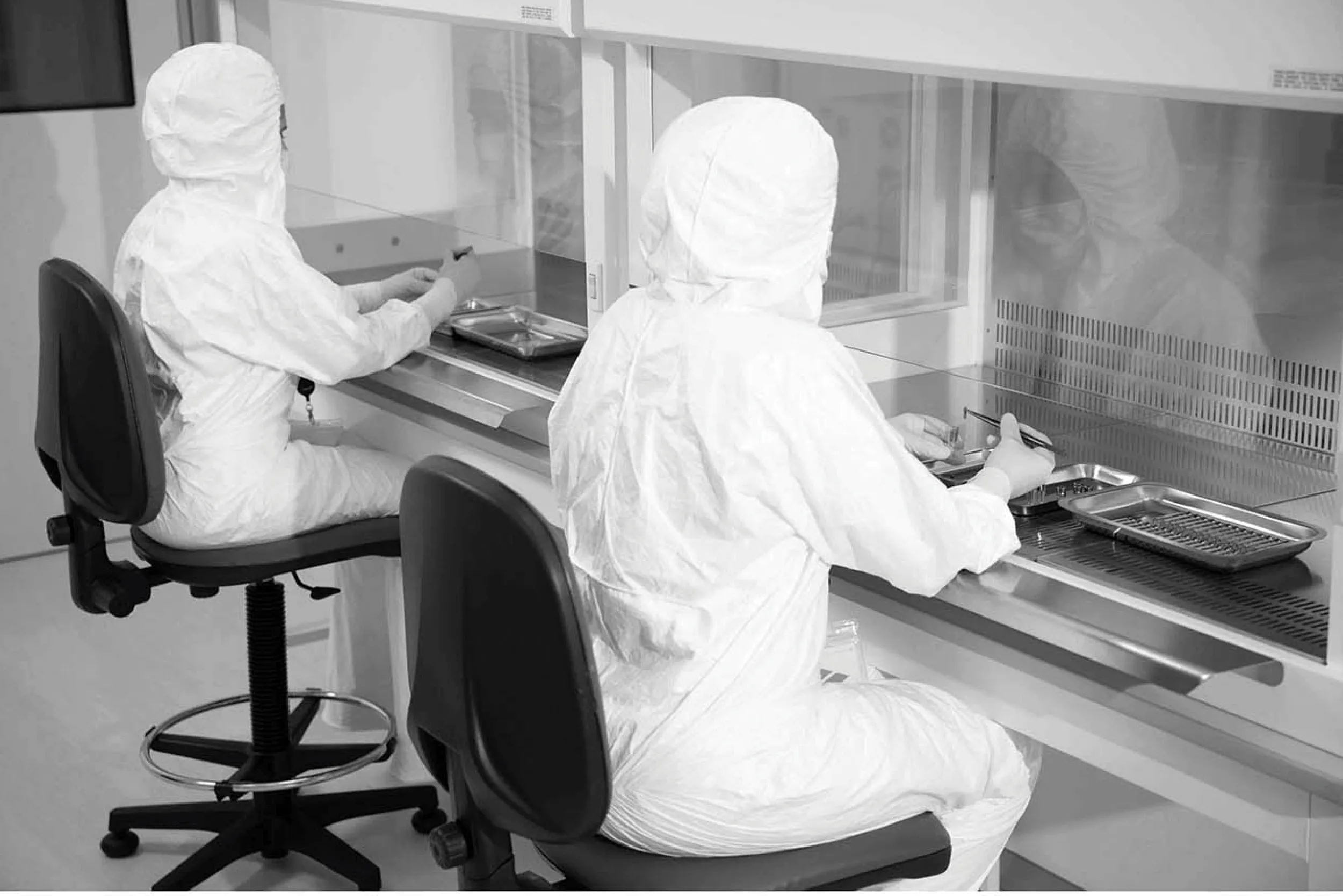 Use of Blister and Tyvek products in ISO7 Clean Room. Packaging in ISO7 and ISO8 environment of all products<br/> Assembling systems with No-Touch technology in ISO5 environment, to safeguard surface decontamination. Last step performed Argon plasma reactor 